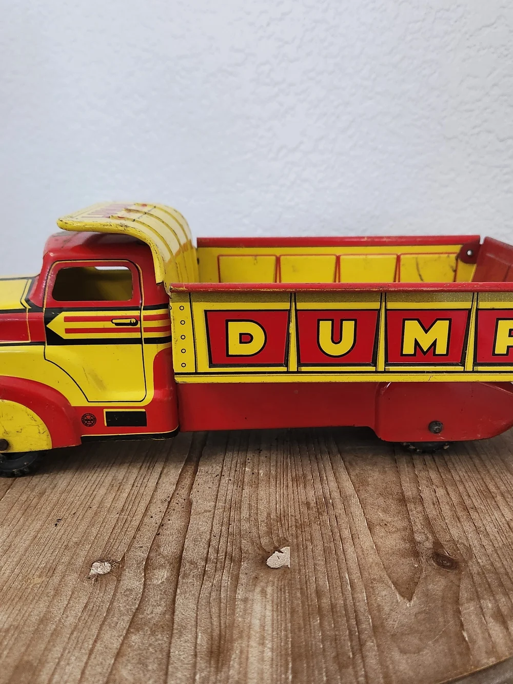 1950's VINTAGE.  Marx Litho. Lumar Contruction Co. Dump Truck Pressed Steel VTG